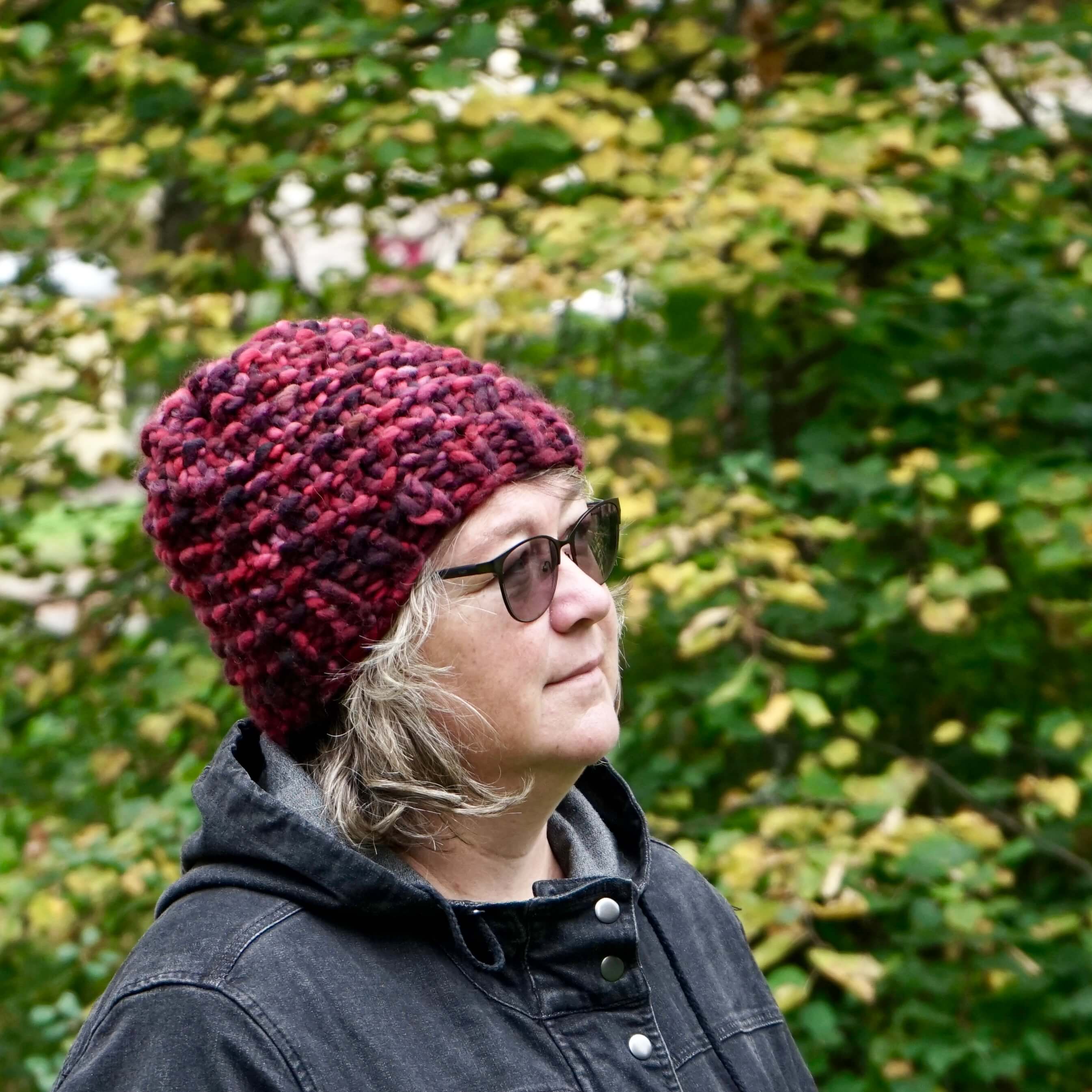 Pletená čepice z příze The Wool – Bordeuax 4